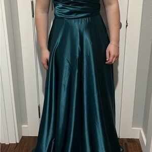 Elegant Turquoise Teal Evening Gown